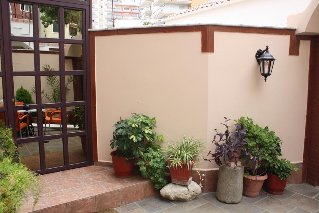 Villa Pepeto Durres Albania エクステリア 写真